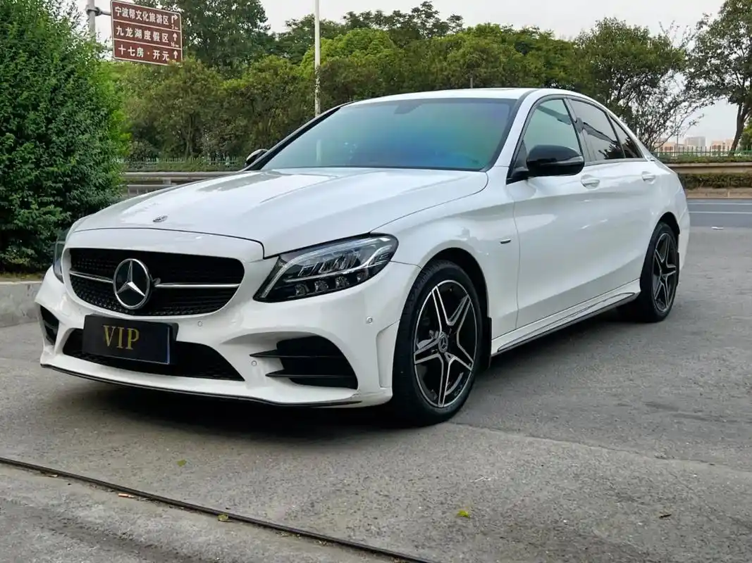 奔驰c260星耀版 售价: 20.68万 - 抖音