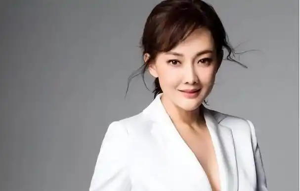 年轻时候的她可是个才女,射击游泳都很擅长.