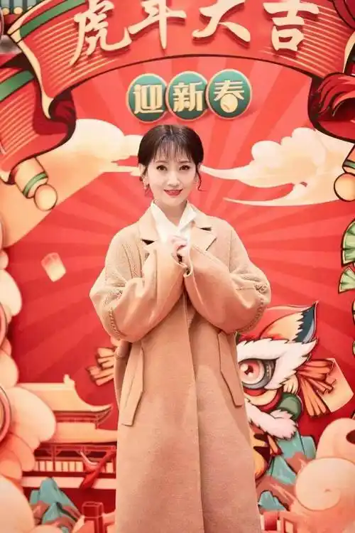 赵雅芝修掉皱纹伪装年轻但皮肤干瘪没了胶原蛋白老态很真实