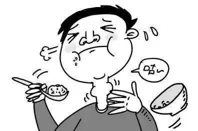 吃饭噎住了,赶紧喝水顺顺,结果……太可怕了