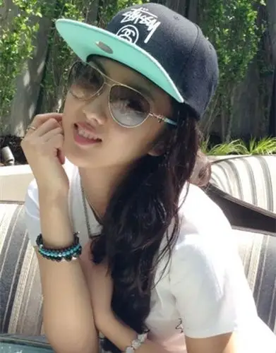 图张翰女友张帆微博报料在一起五年网友赞其清纯秒杀郑爽