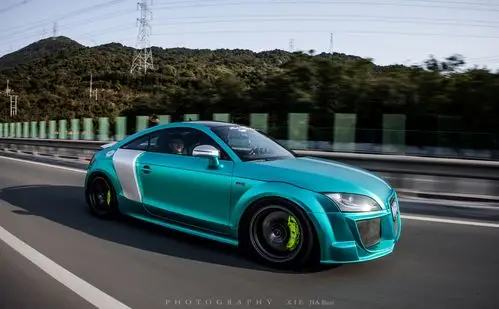 奥迪tt-s改装鉴赏,一款介于钢炮与跑车之间的猎豹!