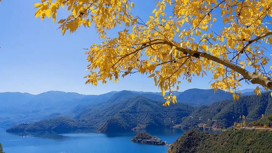 泸沽湖绝美梦幻蓝色仙境唯美图片