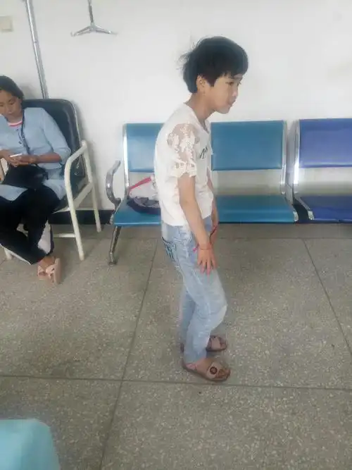 脊柱矫正非常重要,不健康的儿童要尽早矫正才能健康成长