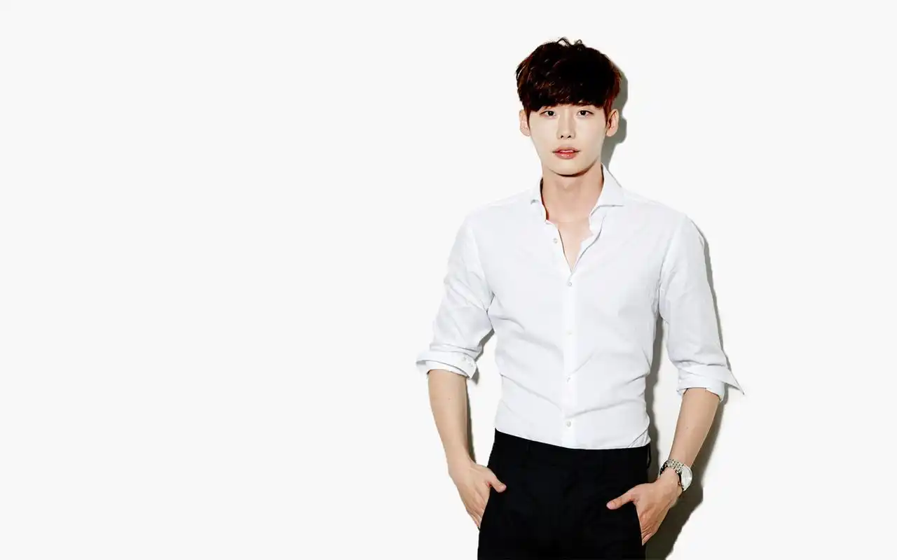韩国小鲜肉国民暖男李钟硕帅气时尚写真桌面壁纸(2)
