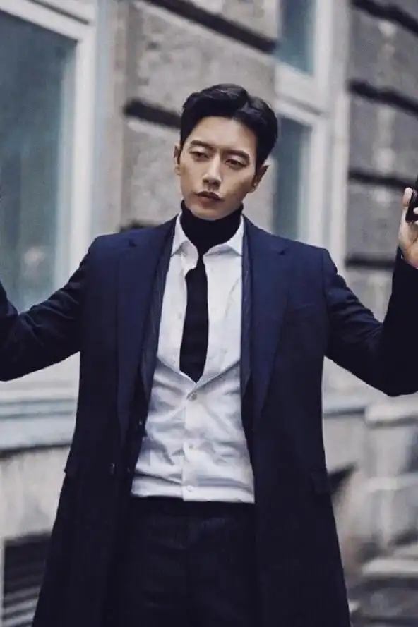 花美男朴海镇越来越成熟有魅力了