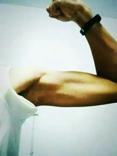 这算有二头肌了吧,哪张更发达