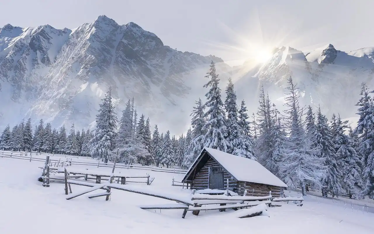 山峰,雪地,雪山,积雪,房子,树木,安静,唯美山峰壁纸图片