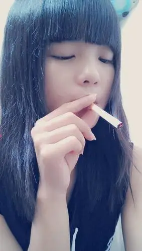 女生可以抽烟吗?