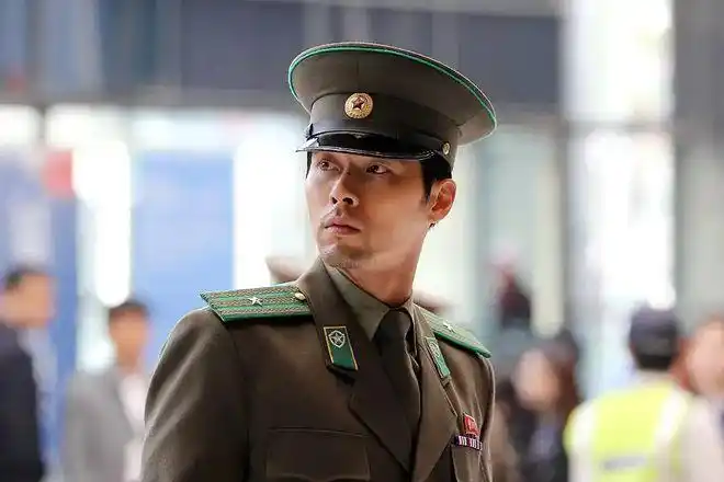 韩国电影里的朝鲜特工滤镜必须帅成国民老公级别才能担此角色