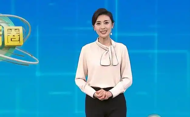 张舒越取代龙洋和撒贝宁搭档主持年度盛典龙洋被弃用