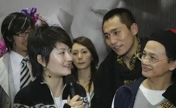 演员刘烨,在饭桌上对妻子一见钟情,结婚12年零绯闻_安娜_谢娜_时候