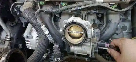 建议车主:车程达到8万公里后,这"6个零件"没坏也换,真