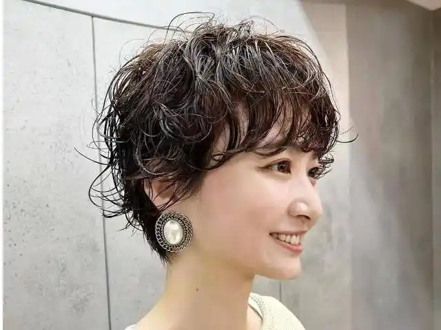 短发可以烫什么卷