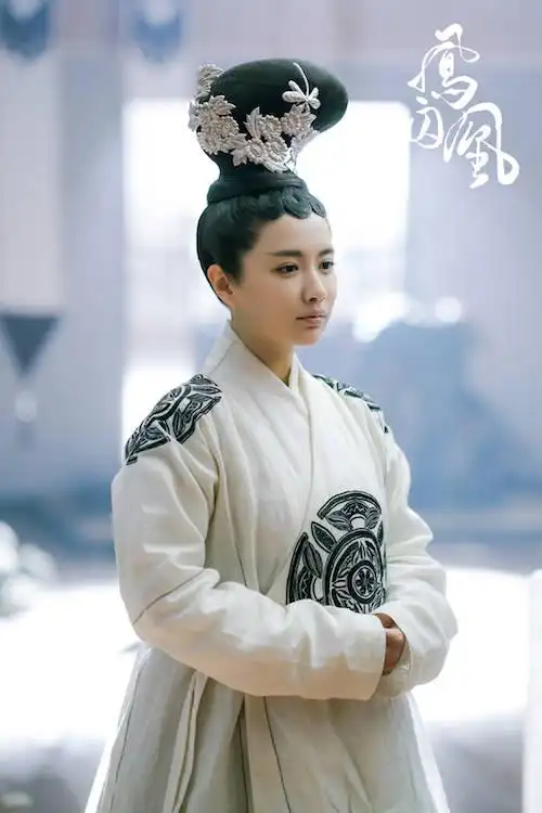 日前,由香港导演李慧珠执导,关晓彤,宋威龙,李春嫒主演的古装权谋言情