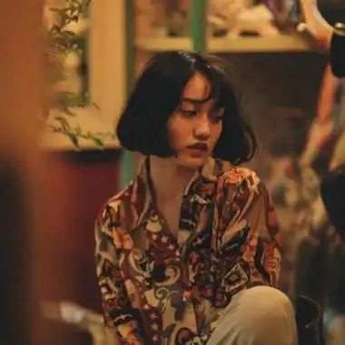 好看的短发女生头像