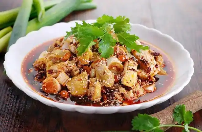 冰粉凉拌鸡冷串串夏天来都江堰就得凉着吃