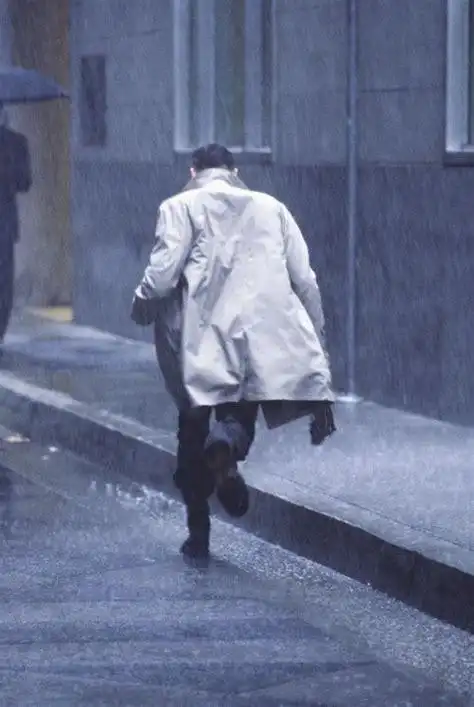 男生淋雨唯美照片淋雨照片2022已更新今日图集