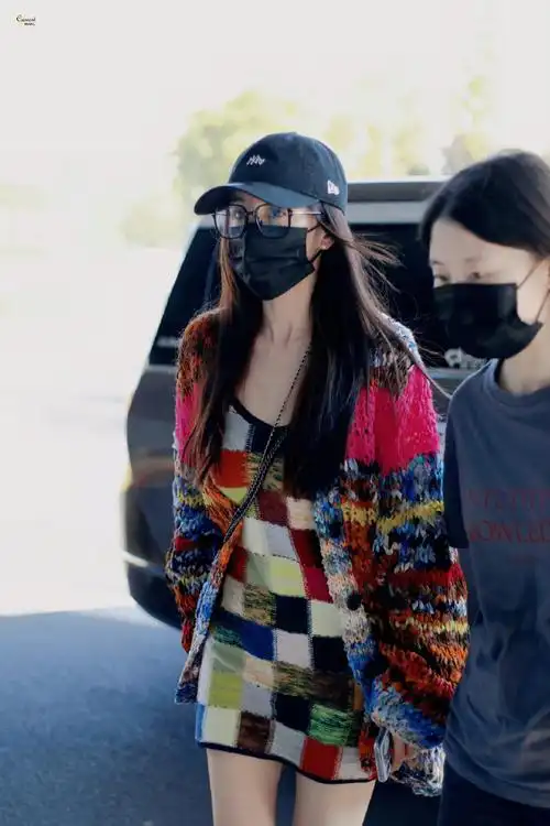 私服女王,机场街拍引领者,幂式穿搭拥有者,论穿搭,内娱还得看杨幂啊