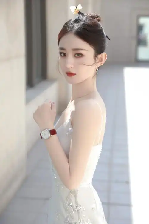 赵丽颖浪琴表优雅大使