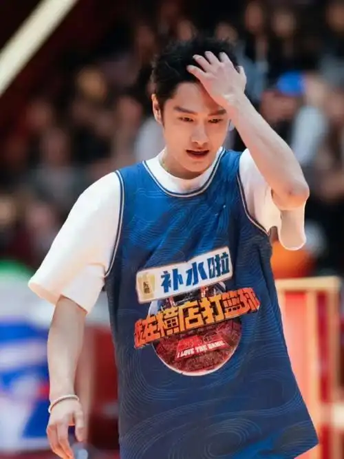 朱梓骁纪凌尘cp名##朱梓骁怎么是飞行嘉宾啊