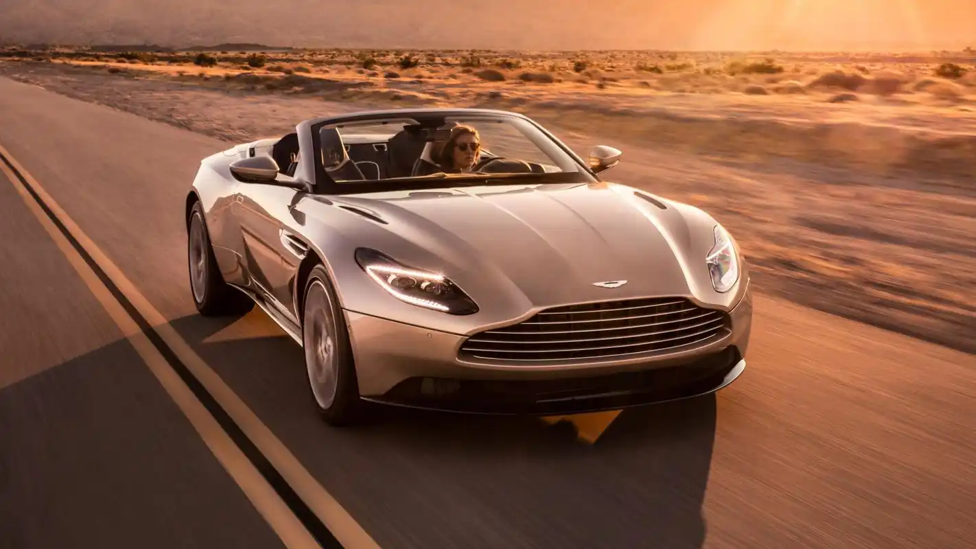 阿斯顿马丁db11 volante敞篷跑车高清桌壁纸