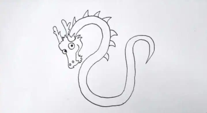 这样龙头部分就画好了. 4画出龙身体的整个曲线可以先画出龙背.