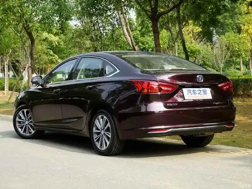 售8991389万元长安新款睿骋cc上市