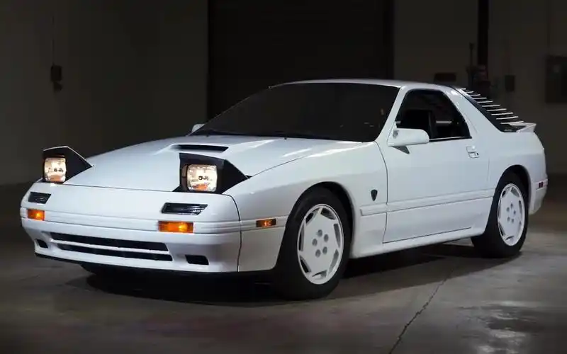 马自达巅峰之作-rx7 fc 私人保养最好的rx7 重回时光 经典重现_哔哩