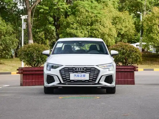 一汽奥迪 奥迪a3 2023款 改款 a3l limousine 35 tfsi 进取运动型