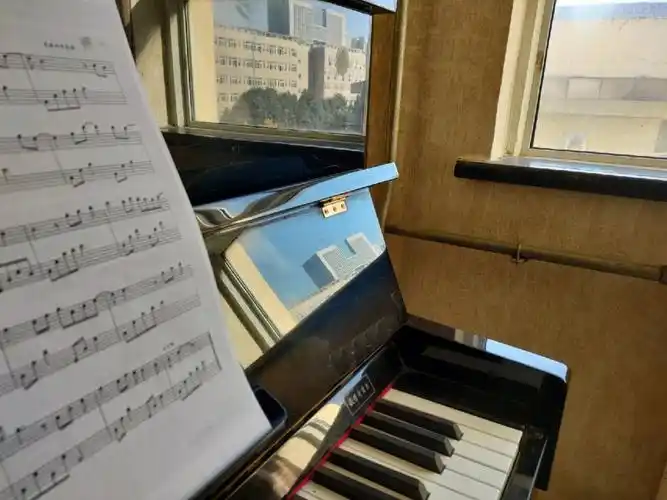 去琴房 后悔开琴房的时候总偷懒不去 这学期开琴房应该是无望了#钢琴