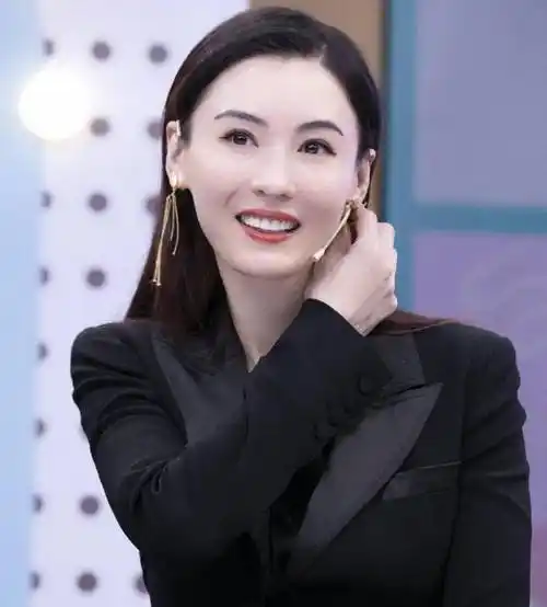 喜讯!曝43岁张柏芝携子下嫁4胎生父,定居内地,谢贤欲抢抚养权