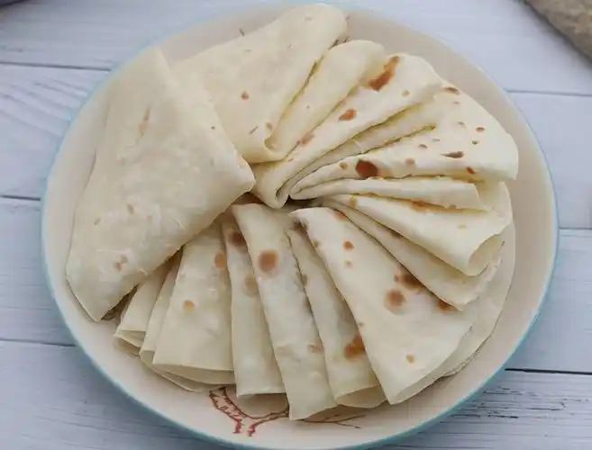 明日立春,教你春饼的2种吃法,一蒸一烙,柔软劲道,卷啥都香