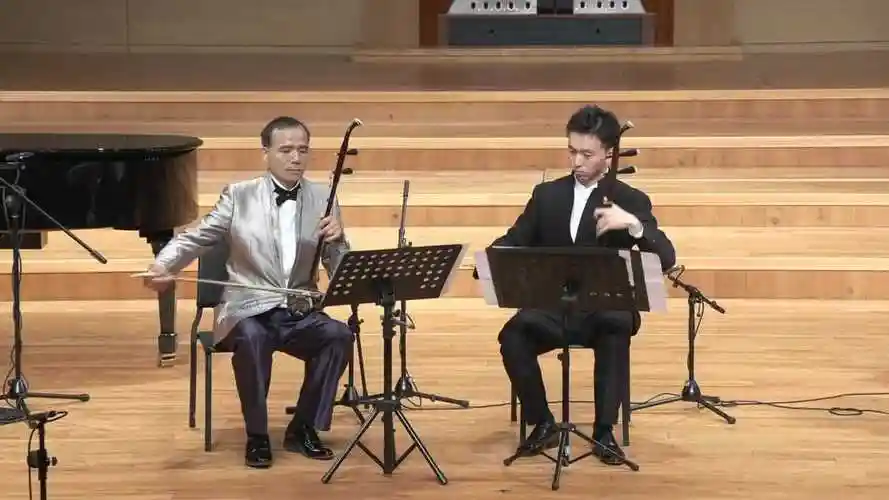 良宵摘自中国情中国节新编二胡曲集新书发布暨音乐交流会刘天华曲鲁建