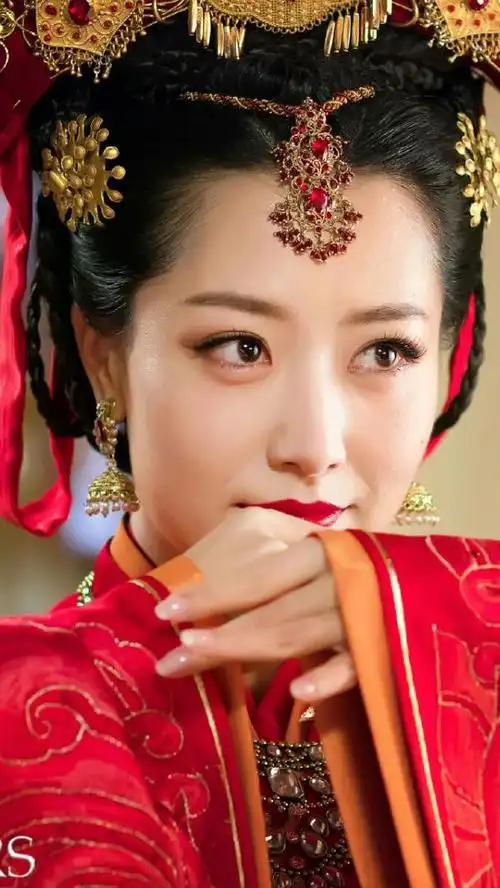 当红花旦最好看的嫁衣造型少女新娘甜美贵气