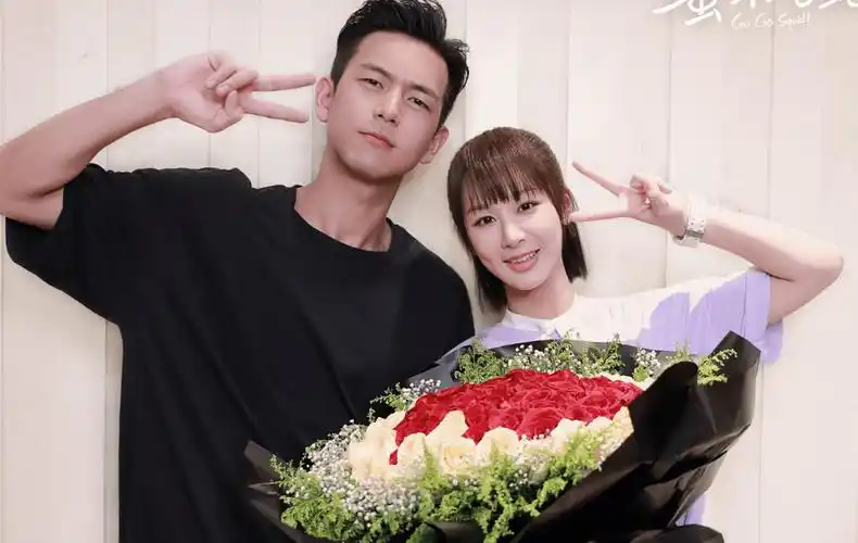 然而等对方提起"李现女朋友"的身份后,晓雪的回应明显没有那么硬气了.