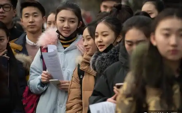 中戏率先艺考 考生颜值爆表