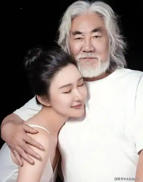 张纪中取卵七十颗,如今又怀上三胎,小三上位的杜星霖真狠_樊馨蔓_妻子