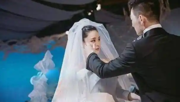 张馨予为袁姗姗庆生,意外曝光自己朋友圈头像,这头像暗含深意_李晨