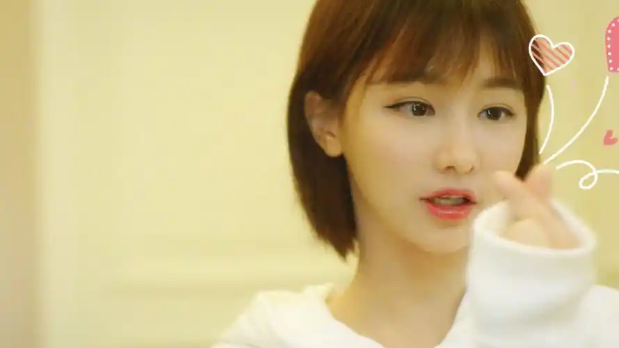 miss大小姐晒"三岁"时的素颜照,网友:10年前就这么好看了?