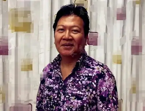 9月6日,某知名娱乐博主曝光了一组黄允财的近照.