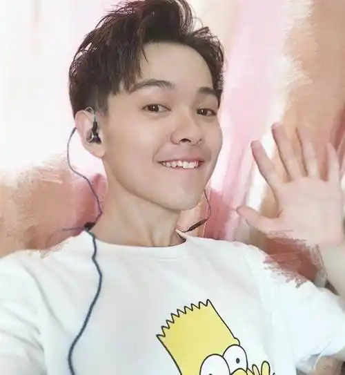 尤长靖来了,穿上西装也好可爱,长这么帅应该可以红!_衣服_气质_香蕉