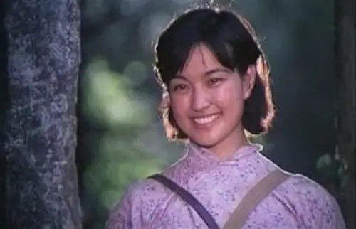 电影《小花》连环画下部分剧照欣赏.北京电影制片厂1979年摄制