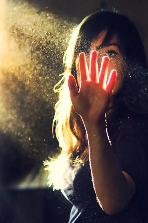 仰望阳光,触摸阳光,请一定要记得,阳光就在你身边.