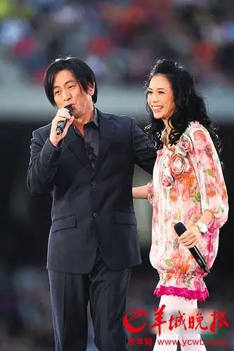 与莫文蔚合唱的《广岛之恋》是张洪量最为人熟知的作品之一