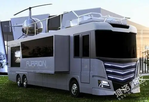 小夫妻带着3个娃住进超级房车,才不到9万块,路人羡慕得流口水