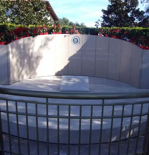 美国总统死后是埋的吗?