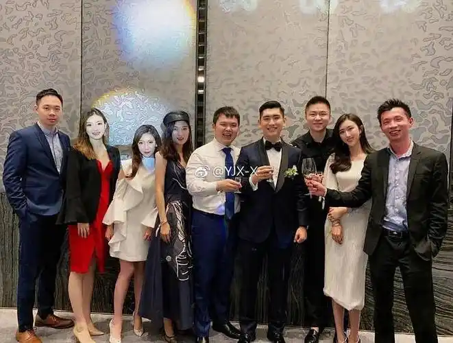 大家在讨论张康阳,看到香江集团刘根森和富力集团.