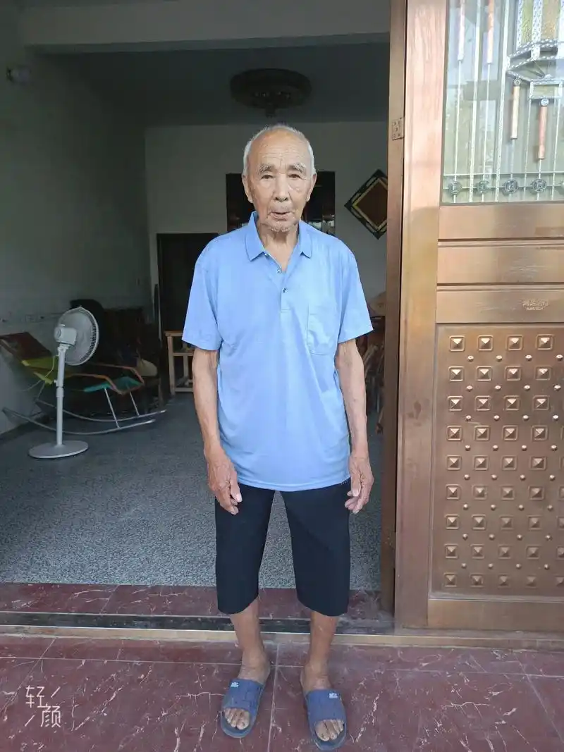 九十岁的老爸,祝你老人家的身体健康!只有照片能记录这份珍贵  - 抖音