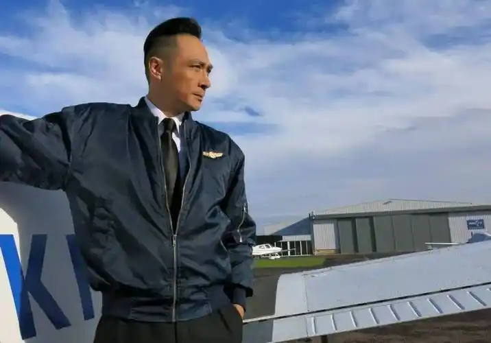 吴镇宇的精神魅力淡定自信与从容的典范